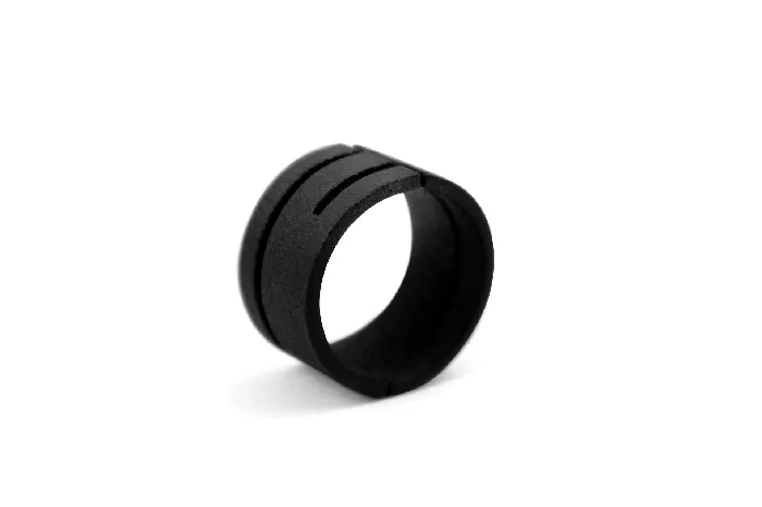 MARIA MARISCAL Earrings Argolla l Space Negro Mate Texturizado
